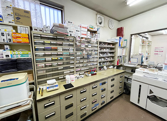 ひまわり薬局松伏店　調剤室