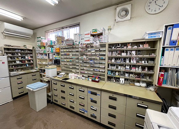 ひまわり薬局松伏店　調剤室